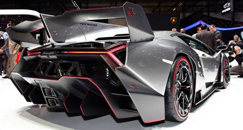 A Closer Look at the $9.5 Million Lamborghini Veneno Roadster