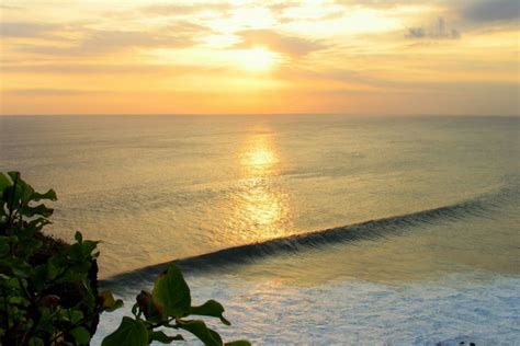 Uluwatu sunset 250 000 Rp - WAVEHOUSE