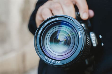 What is a Zoom Lens and When do you Need One?