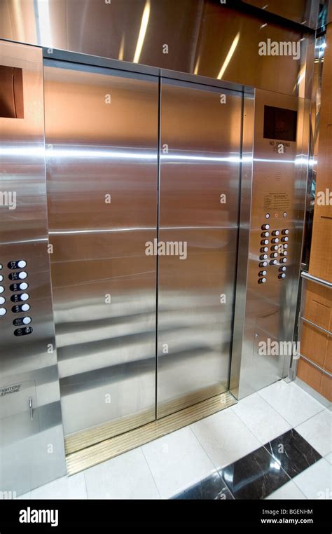 Elevator Doors Design