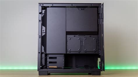 Razer Tomahawk ATX Review: If You Must Own a Razer Case | Tom's Hardware