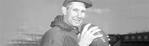 Y.A. Tittle (1926–2017), Hall of Fame NFL quarterback - Legacy.com