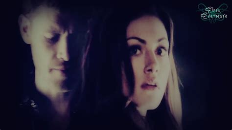 Klaus & Hayley (the originals) || Kiss Me - YouTube