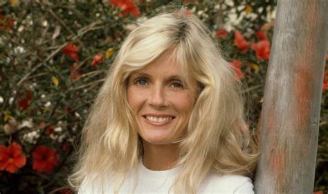 Kim Carnes - Biography, Height & Life Story | Super Stars Bio