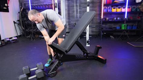 Rogue Manta Ray Bench Review (2024) | Garage Gym Reviews