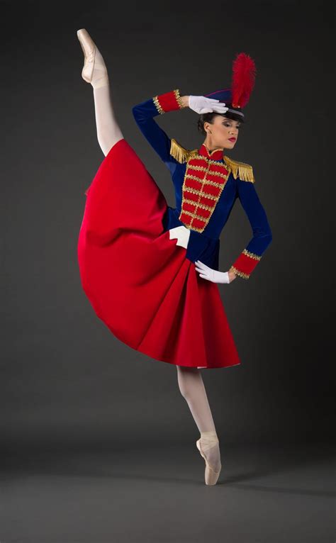 Arriba 65+ imagen nutcracker ballet outfit - Abzlocal.mx