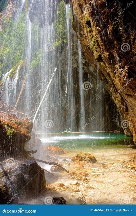 Hanging Lake Waterfall stock photo. Image of fall, glenwood - 46569042