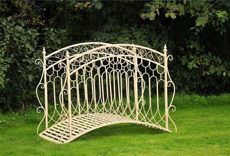 Metal Garden Bridge: Decorative and Functional Item for Home Garden – HomesFeed