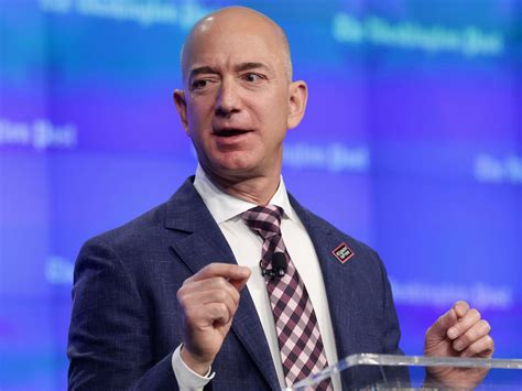 How Jeff Bezos of Amazon decides which risks to take - Business Insider