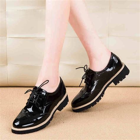 Teahoo Vintage Oxford Shoes for Women Brogues Shoes Womens Perforated Lace up Wingtip Patent ...