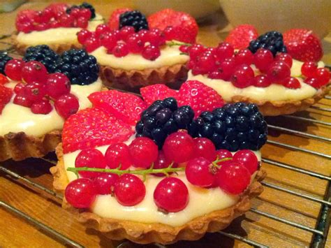 Mad Italian Foodies: Italian Fruit Tarts