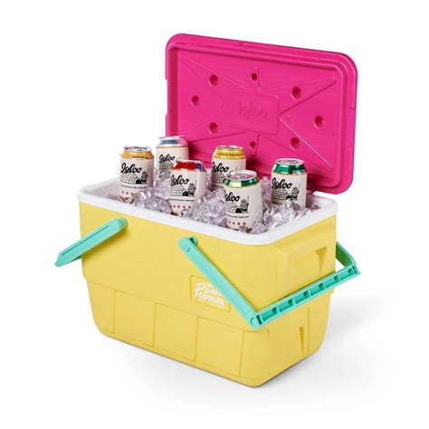 Igloo Retro Picnic Basket Cooler | Igloo's Retro '90s-Inspired Coolers | POPSUGAR Food Photo 4