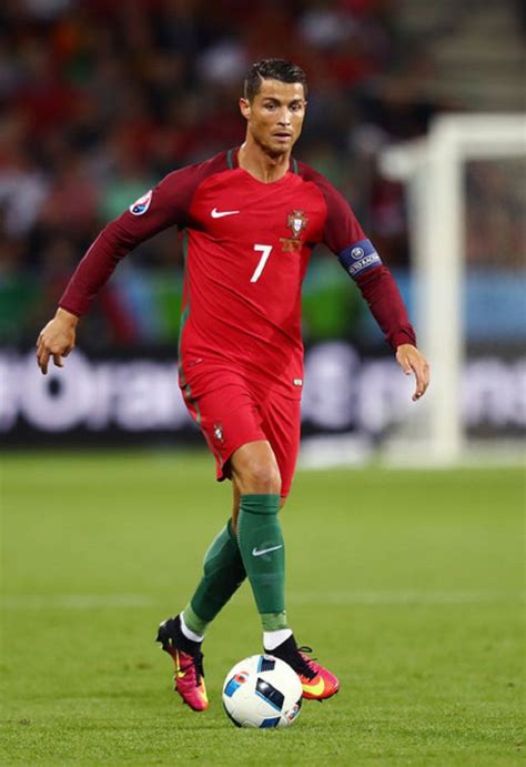 CR7 Cristiano Ronaldo The best in the world. | Futebol, Jogadores de futebol, Esportes