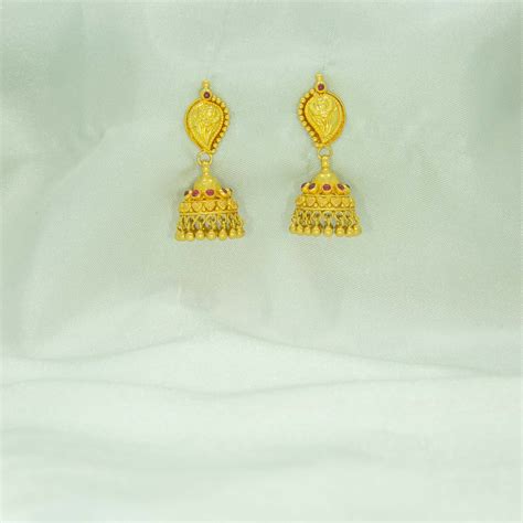 Buy quality Simple 22kt gold earrings design in Pune