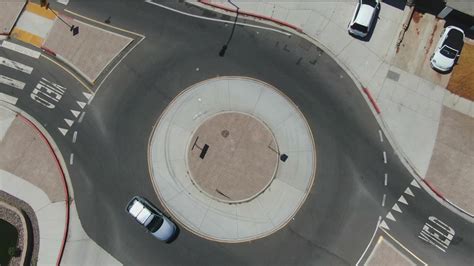 Oak Park neighbors call traffic circle a death trap | cbs8.com