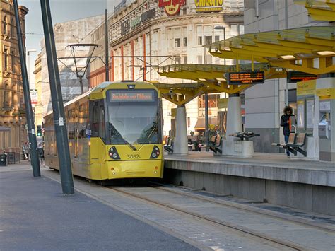 Exchange Square Tram Stop, Corporation... © David Dixon cc-by-sa/2.0 :: Geograph Britain and Ireland