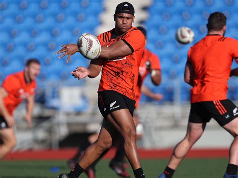 Julian Savea agrees pay cut to continue at Toulon | PlanetRugby : PlanetRugby