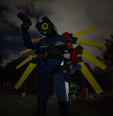 made a v1 cosplay for a con!!!! : r/Ultrakill