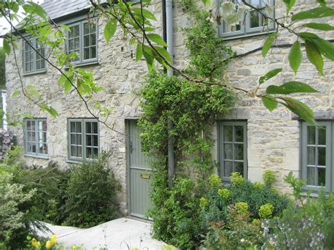 Heritage Green RAL7033 Cement Grey PVCu Windows | fenetres | Pinterest ...