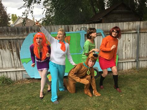 Scooby doo gang costume idea | Gang costumes, Halloween crafts, Scooby