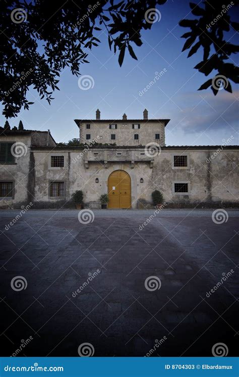 Tuscany villa stock image. Image of sunny, tourism, home - 8704303