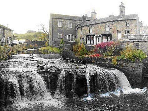 Hawes, Yorkshire Dales. Have stayed in the cottage far right of the block of buildings ...