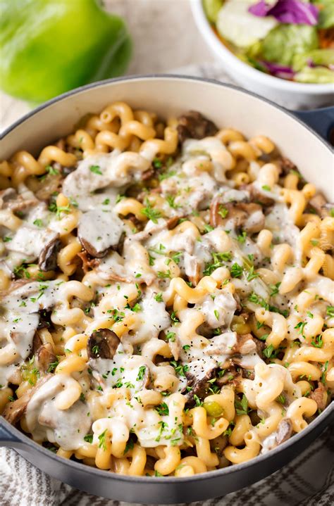 One Pot Philly Cheesesteak Pasta - The Chunky Chef