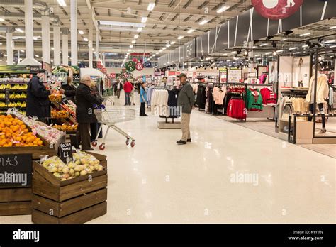 Tesco Extra, Rotherham, Yorkshire UK Stock Photo - Alamy