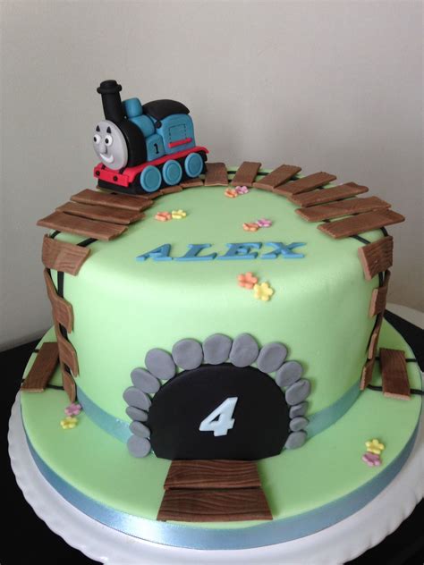 Thomas the tank engine birthday cake for a 4 year old boy | Birthday ...