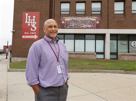 Lowell High School evaluation considers reorganization of top jobs – Lowell Sun