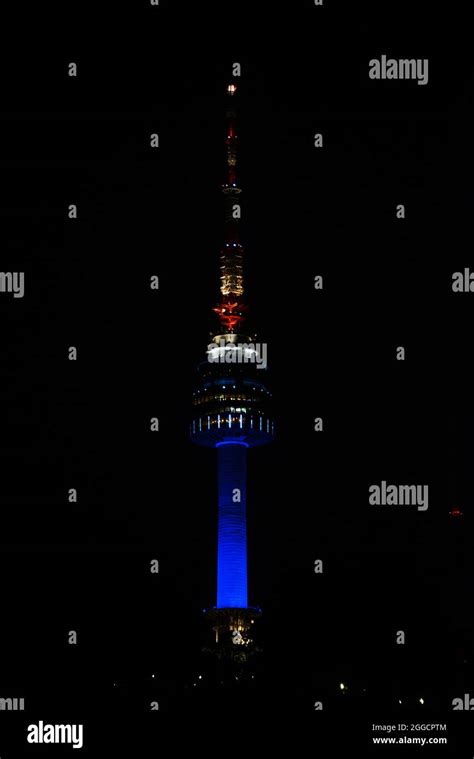 Seoul tower at night Stock Photo - Alamy