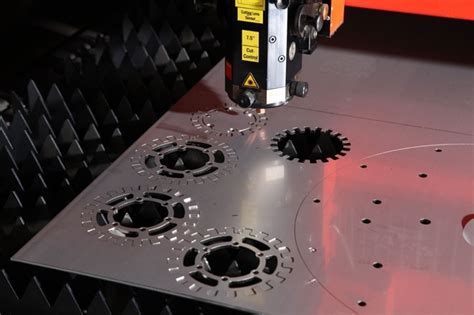 How to improve the cutting quality of fiber laser cutting machine? - Shandong Raytu Laser Technology