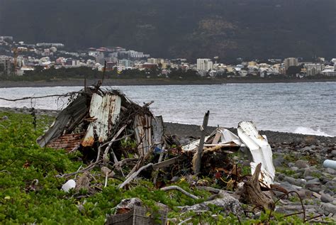 Malaysian investigators found more MH370 debris near Reunion Island ...