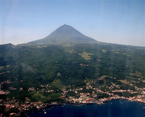 Azores Underwater Pyramid: Could It Be The Missing Link Of Atlantis ...