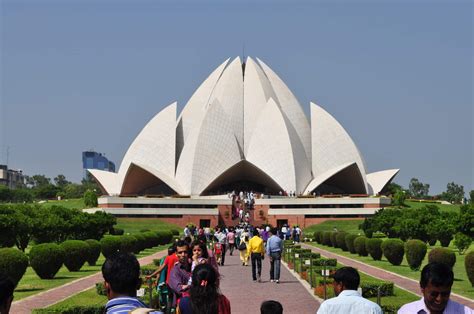 The Lotus Temple, Tourism Spot in Delhi | Found The World