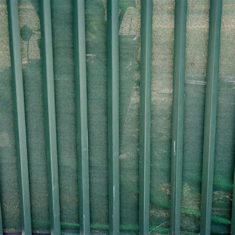 Green (mesh & fence) | jakerome | Flickr