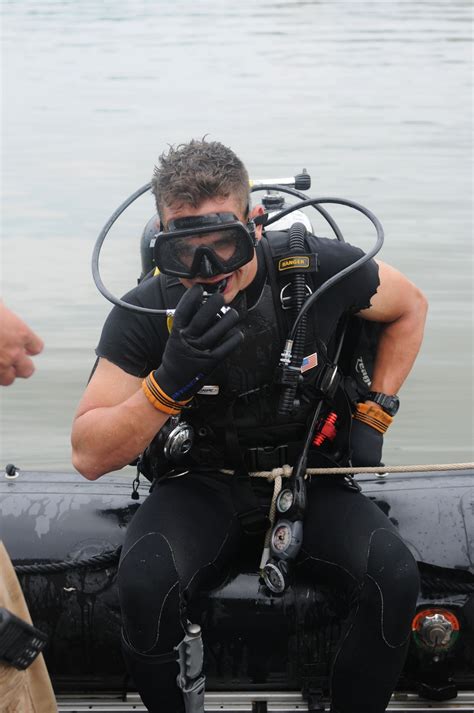 DVIDS - News - Army divers go to great depth for river assault