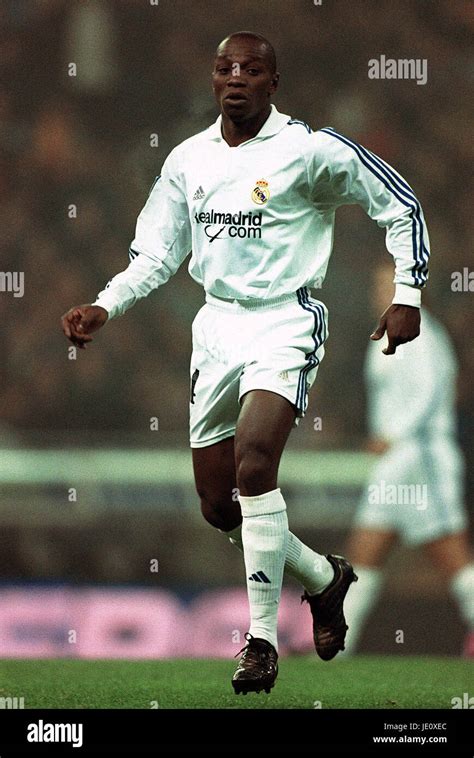 CLAUDE MAKELELE REAL MADRID CF BERNABEU MADRID 01 December 2001 Stock Photo - Alamy