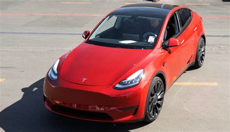 Tesla produces millionth vehicle as Model 3 becomes all-time best-selling EV | Red, Green, and Blue