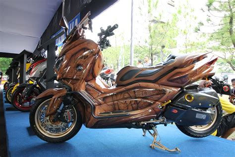 Yamaha XMax Modifikasi Dakar dari Cempaka Putih | Gilamotor