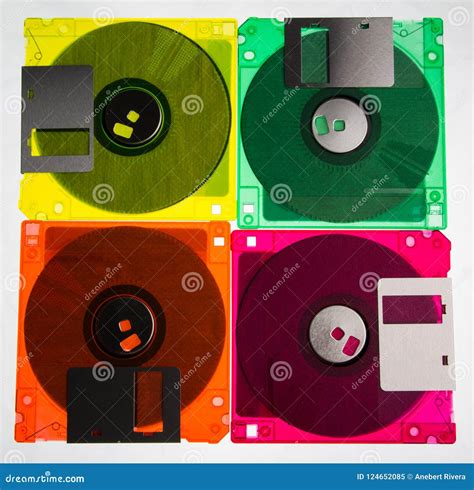 Diskettes 3/2. Icon of 90s and Vintege Technology 5 Stock Image - Image of system, icon: 124652085