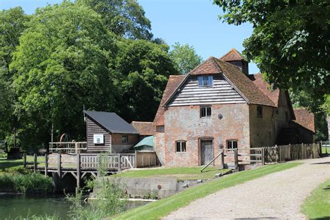 Mapledurham Watermill, Mapledurham, England [OC] [5184x3456] : r/britpics