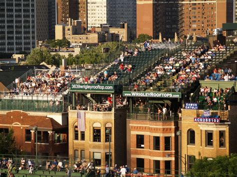 Wrigley Field Rooftop Seating @ Private Residences, Only In Chicago ...