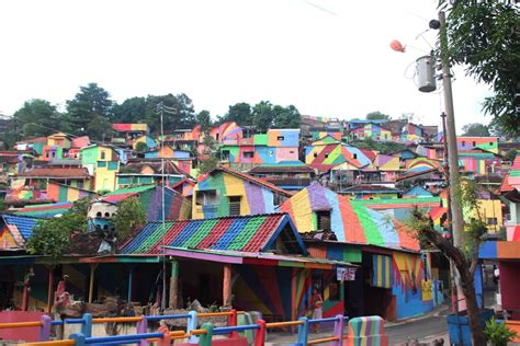 Colorful kampung becomes new tourist attraction in Semarang ...