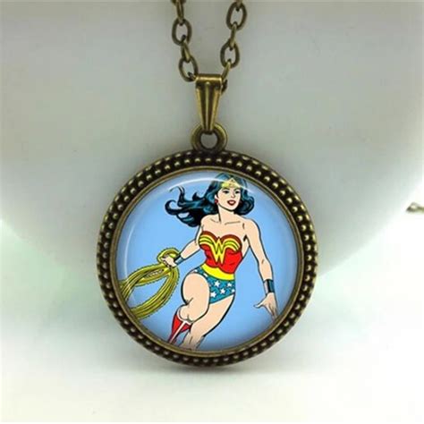 Fashion 2017 Hot Wonder Woman Necklace Wonder Woman Jewelry Glass Photo Pendant Necklace Wonder ...