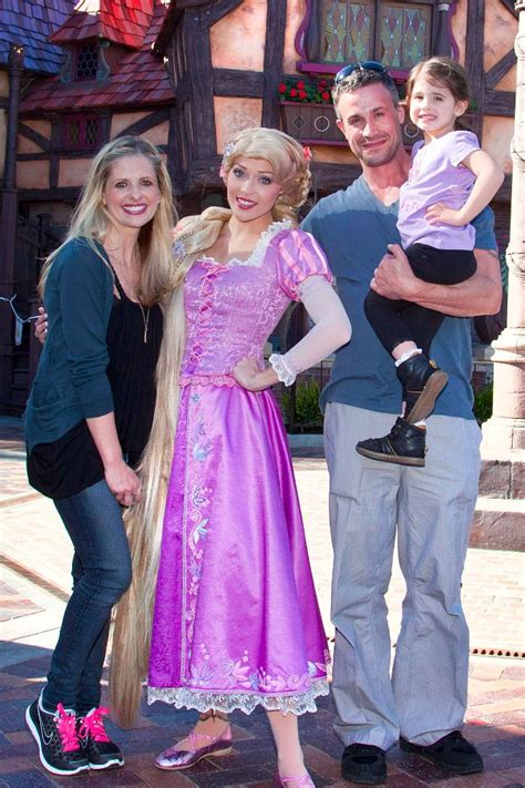 Sarah Michelle Gellar and Freddie Prinze Jr.'s Sweetest Family Snaps ...