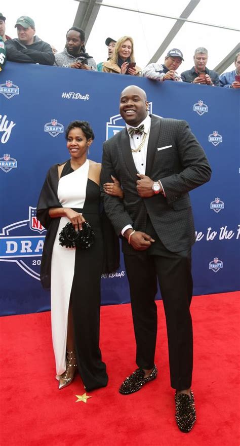 Laremy Tunsil Loses Millions - Drops to 13th in Draft After Video of ...