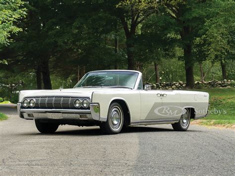 1964 Lincoln Continental Convertible | Hershey 2018 | RM Auctions