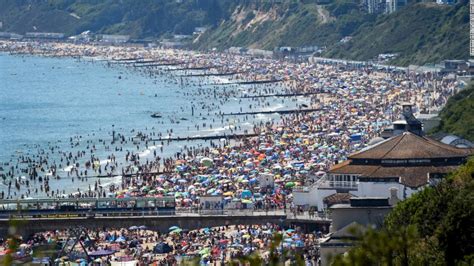 UK beaches: Major incident declared after thousands flock to seaside in ...