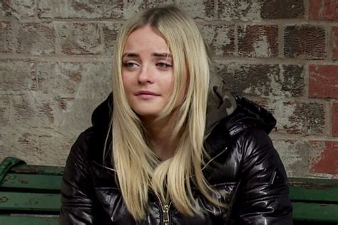 Coronation Street Spoilers: Kelly Neelan Faces Life-Threatening Experience